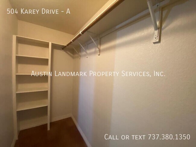 Building Photo - 504 Karey Dr