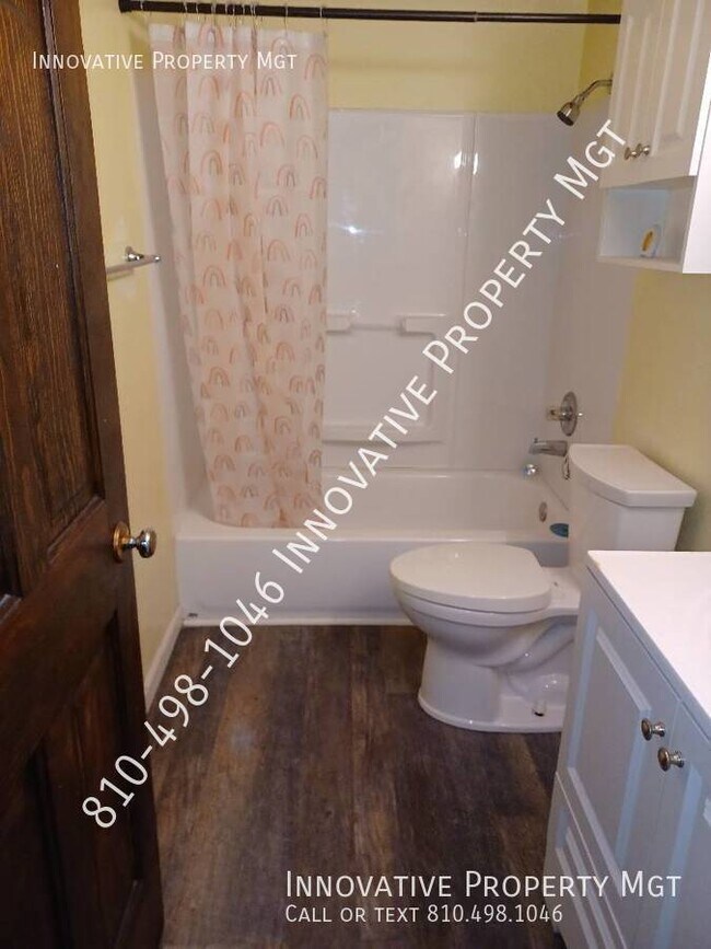 Building Photo - 1124 W Bergin Ave