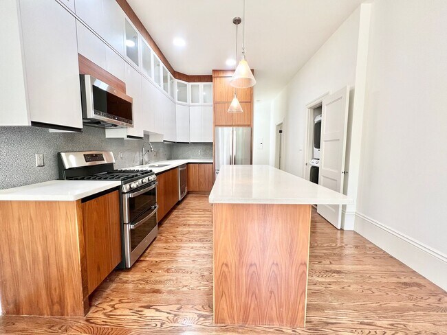 Primary Photo - 625-627-627 Fillmore St