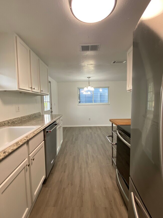 Building Photo - 12120 71st St E