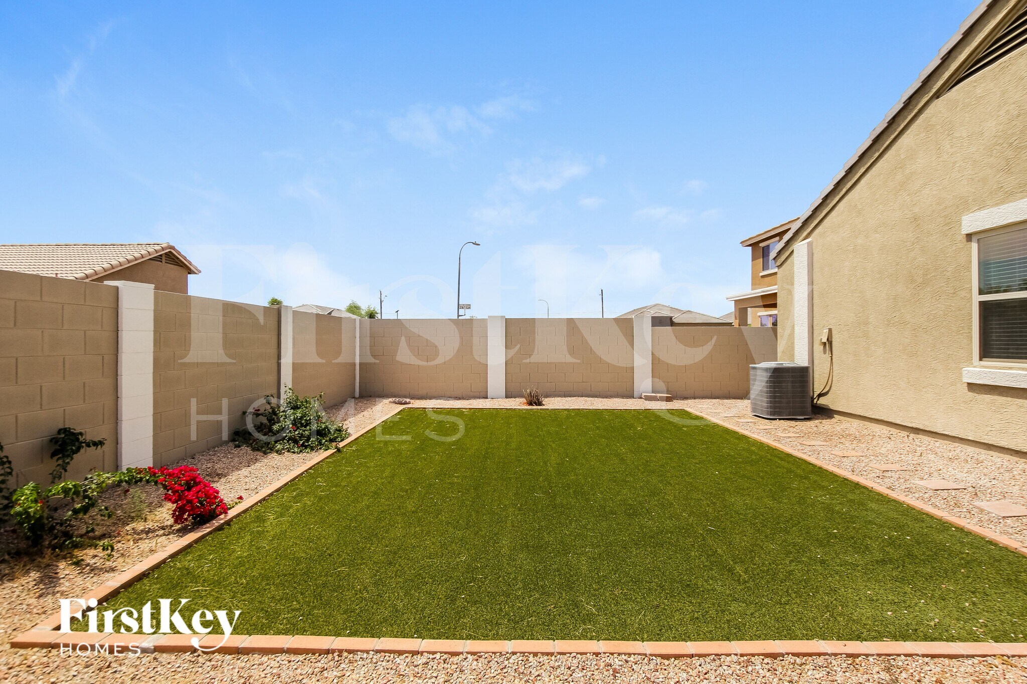 Building Photo - 2635 W Tamarisk Ave