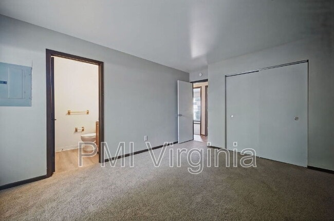 Building Photo - 1474 E Tanners Creek Dr