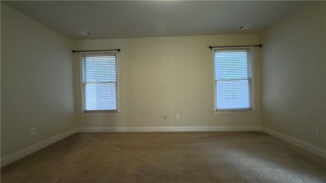 Building Photo - 3361 Lake McGinnis Dr