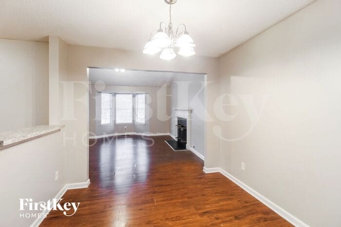 Building Photo - 1237 Regal Heights Dr