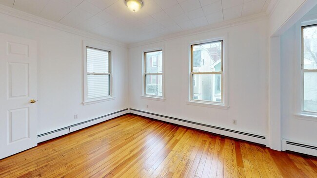 Building Photo - 13 Tuckerman St