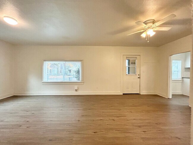 Building Photo - ne4th