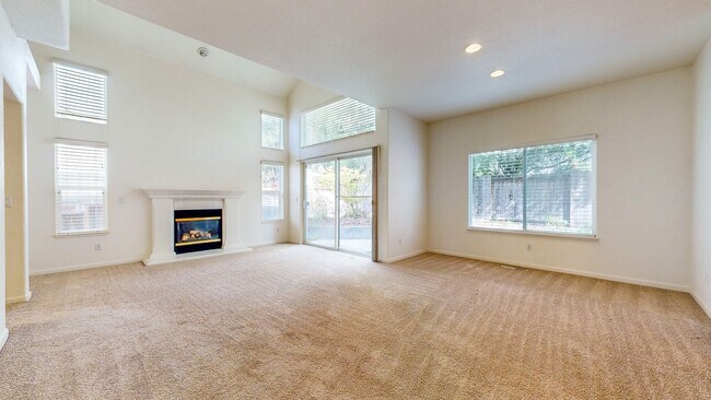 Building Photo - Desirable Skyhawk 3 bedroom Tri-Level Single Family