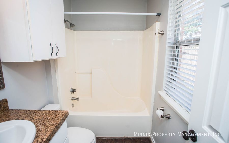 Building Photo - 6125 8th Dr