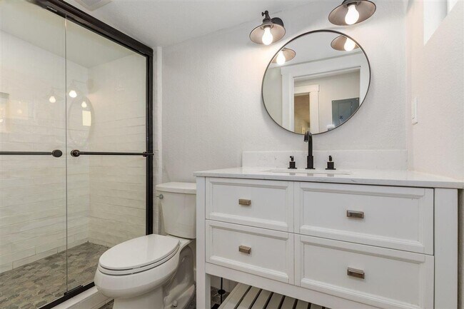 Building Photo - Beautiful Historic Home Meets Modern Luxury in San Leandro
