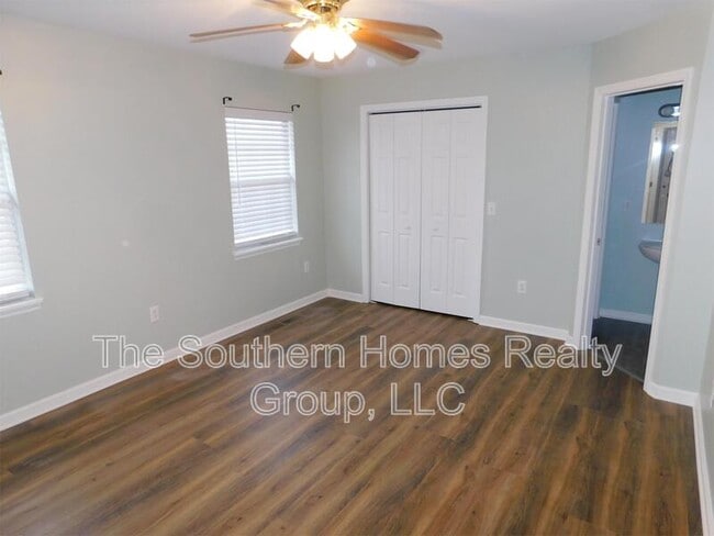 Building Photo - 137 Cunningham Dr