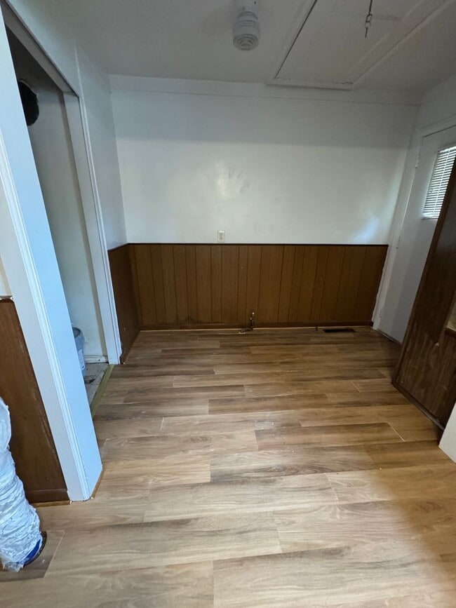 Building Photo - 2 Bedroom Home In Eastpointe