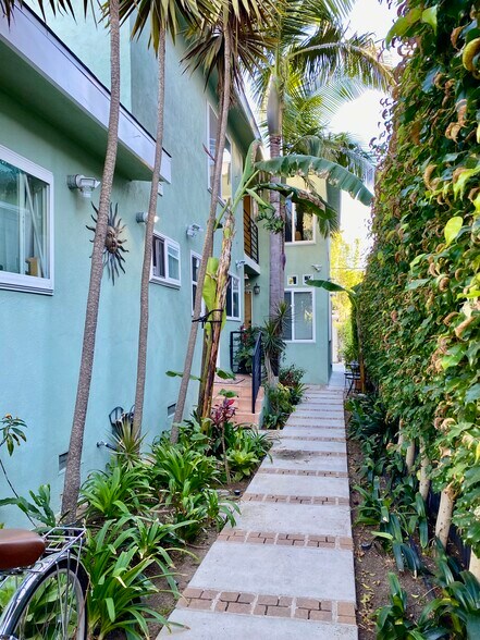 Building Photo - 538 Brooks Ave