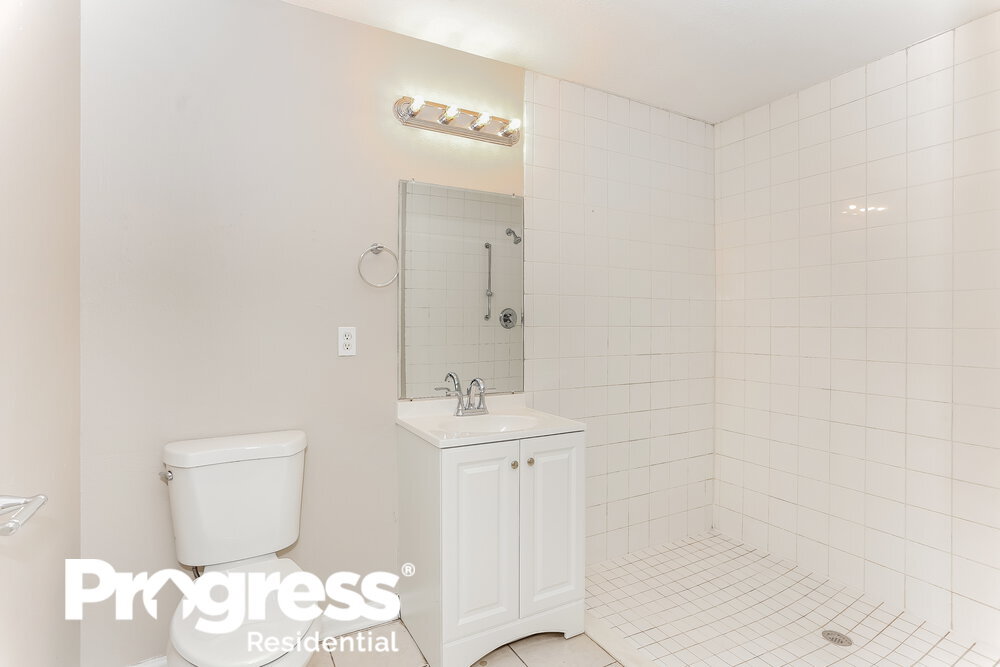 Building Photo - 3747 Peachtree St