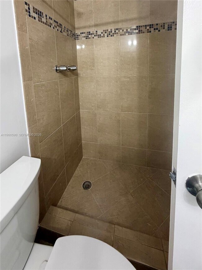 Building Photo - 16701 NE 14th Ave