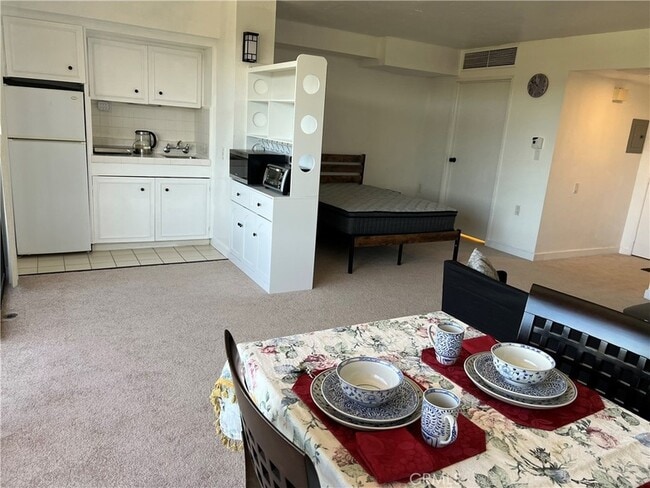 Building Photo - 24055 Paseo Del Lago W