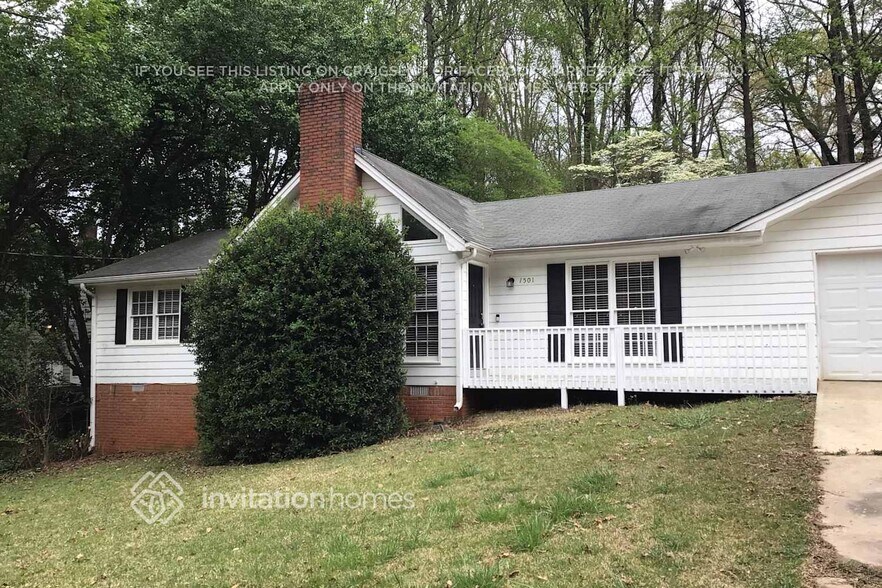 Building Photo - 1501 Sundale Dr