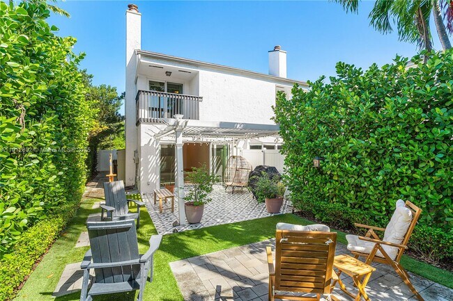 Building Photo - 1616 NE 5th St