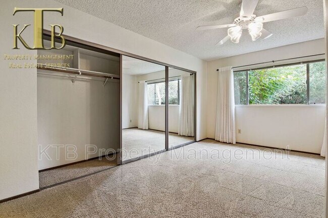 Building Photo - 4751 Knapp Way