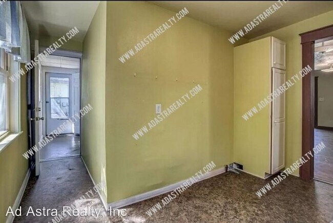 Building Photo - Awesome Location in Waldo-Available NOW!!