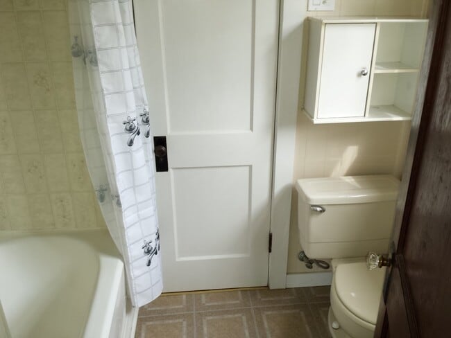 Building Photo - Country Charm Just Minutes From Town! MOVE IN SPECIAL $400 FIRST MONTH RENT