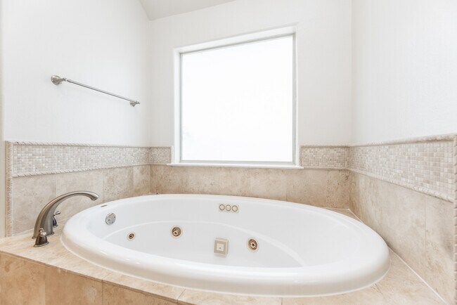 Building Photo - 2616 Starboard Point Dr