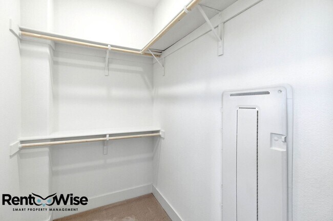 Building Photo - 29384 Hub Ln