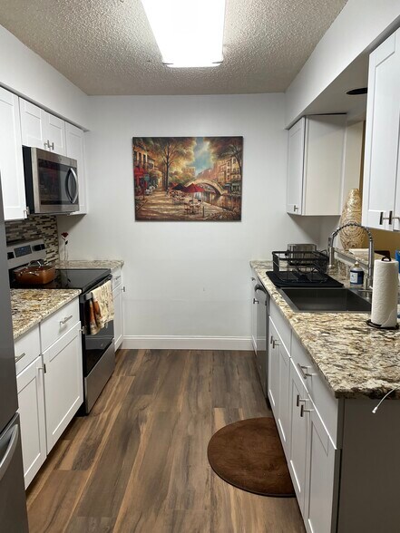 Building Photo - 13 Fox Rdg