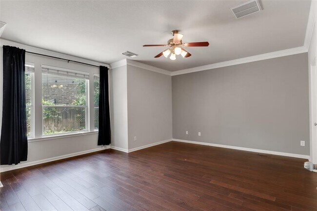 Building Photo - 600 S Frontier Ln