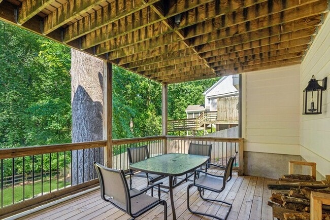 Building Photo - 1093 Country Ln NE