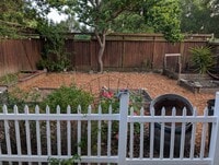 Building Photo - 991 Stanislaus Way