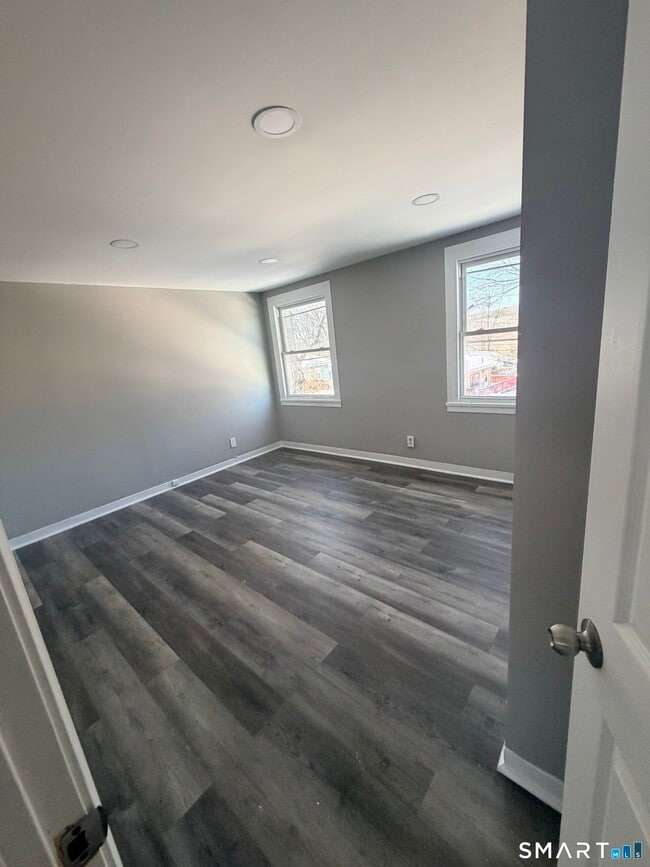 Building Photo - 58 Victory Dr