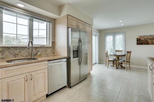 Building Photo - 433 Albacore Ln