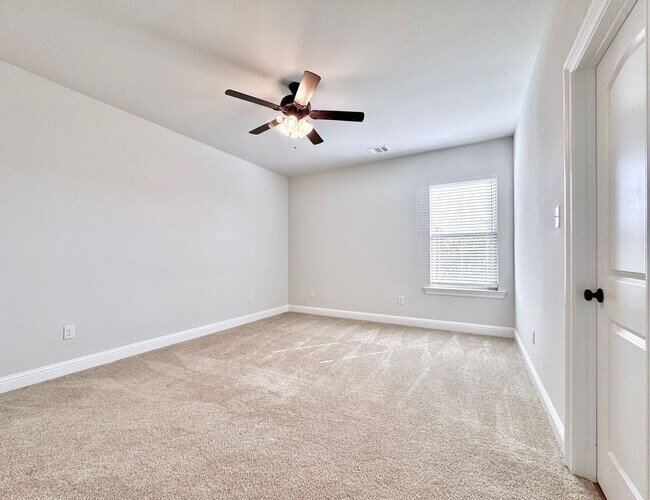 Building Photo - Modern 3BR/2.5BA Home Near LSU - Double Ga...