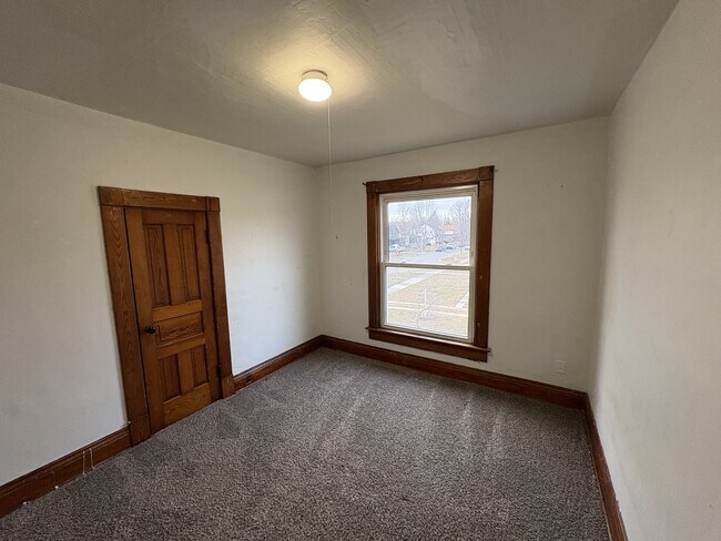 Building Photo - 211 S Morton St