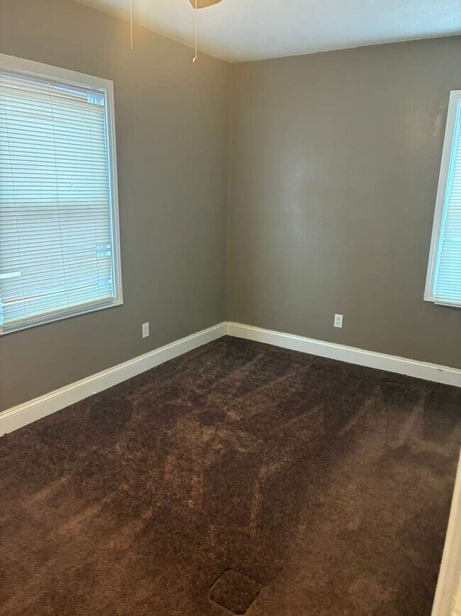 Building Photo - 5416 College Ave