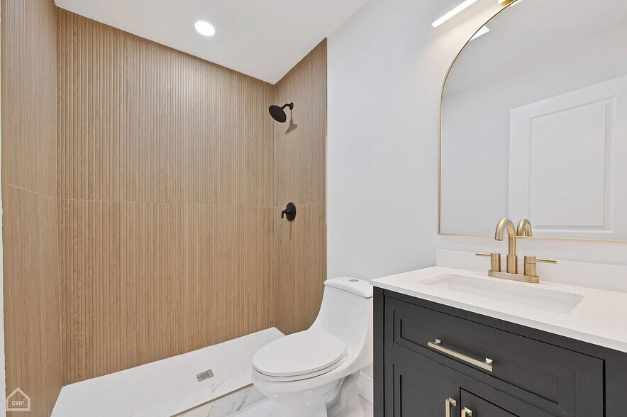 Building Photo - 2626 W 21st St