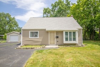 Building Photo - 2 BD 1 BA North Colonie Schools