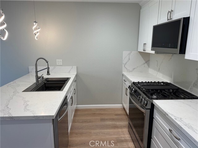 Building Photo - 3701 Country Club Dr