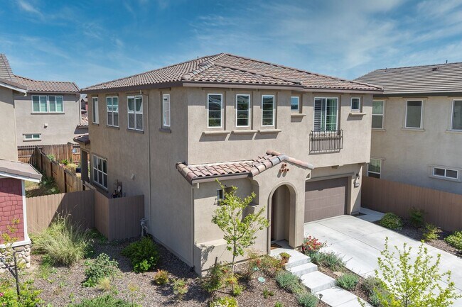 Building Photo - Immaculate single owner home in Natomas w/generous open layout