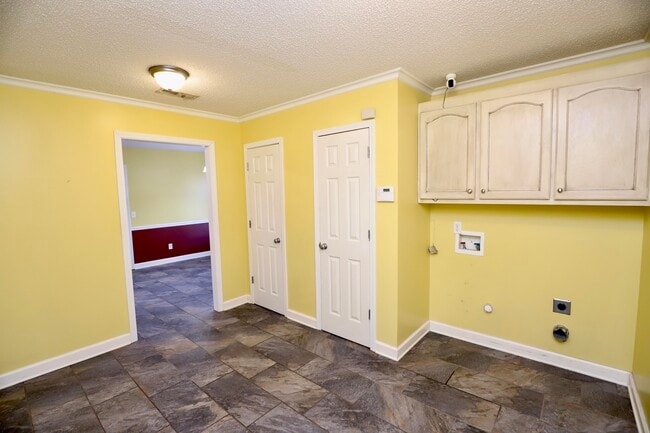 Building Photo - 2605 Turningleaf Ln