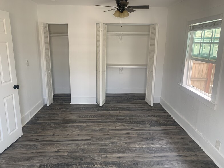 Building Photo - 227 W 56th St