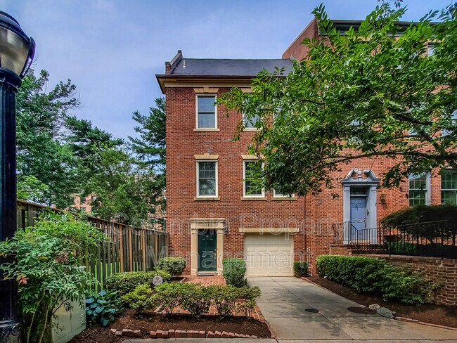 Building Photo - 3749 Winfield Lane Northwest