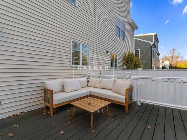 Building Photo - 17 Beacon St