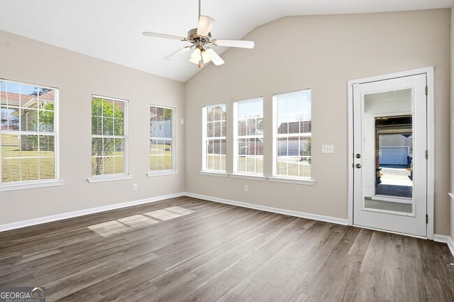 Building Photo - 405 Chadwick Cmns