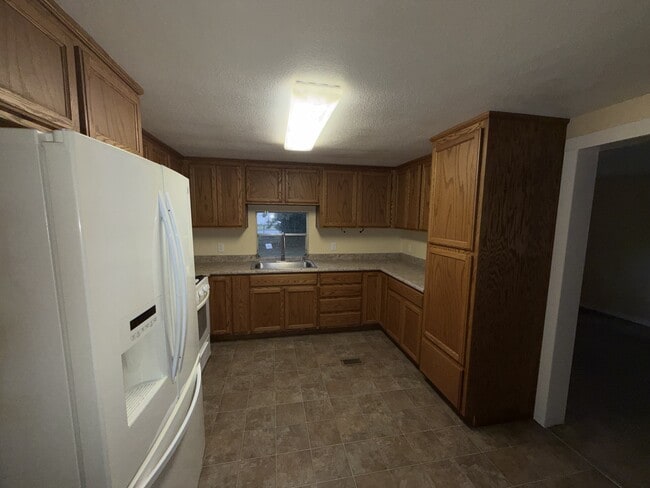 Building Photo - 5661 Arboga Rd