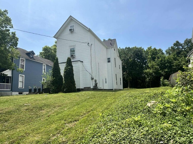Building Photo - 1325 Lincoln Ave