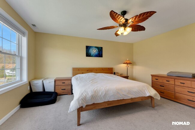 Building Photo - Spacious 4BR House in Hudson