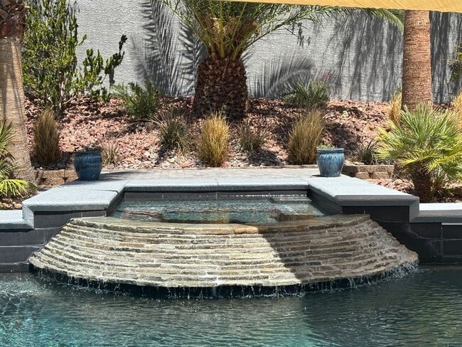 Building Photo - 11548 Valentino Ln