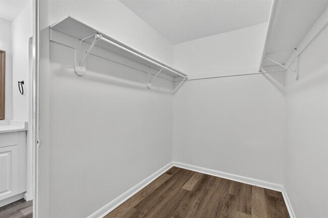 Building Photo - 5058 Canal Cir E