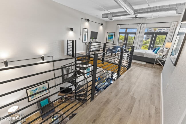 Building Photo - 914 E Osborn Rd